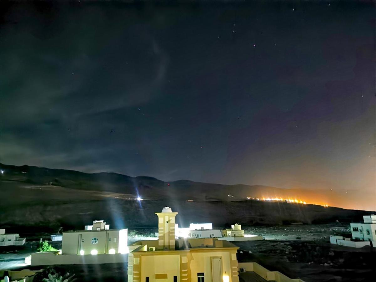 228Hostel Al Ḩamrāʼ Exteriör bild