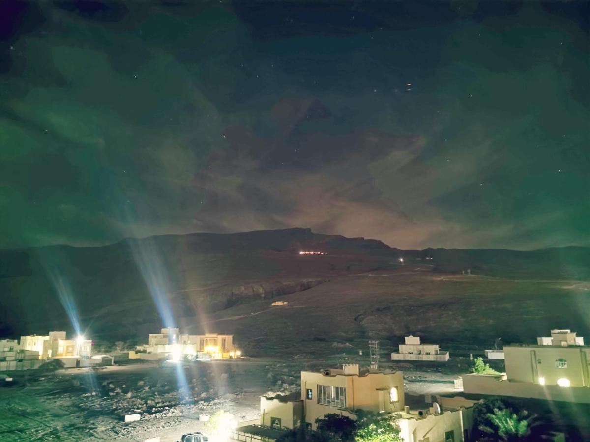 228Hostel Al Ḩamrāʼ Exteriör bild