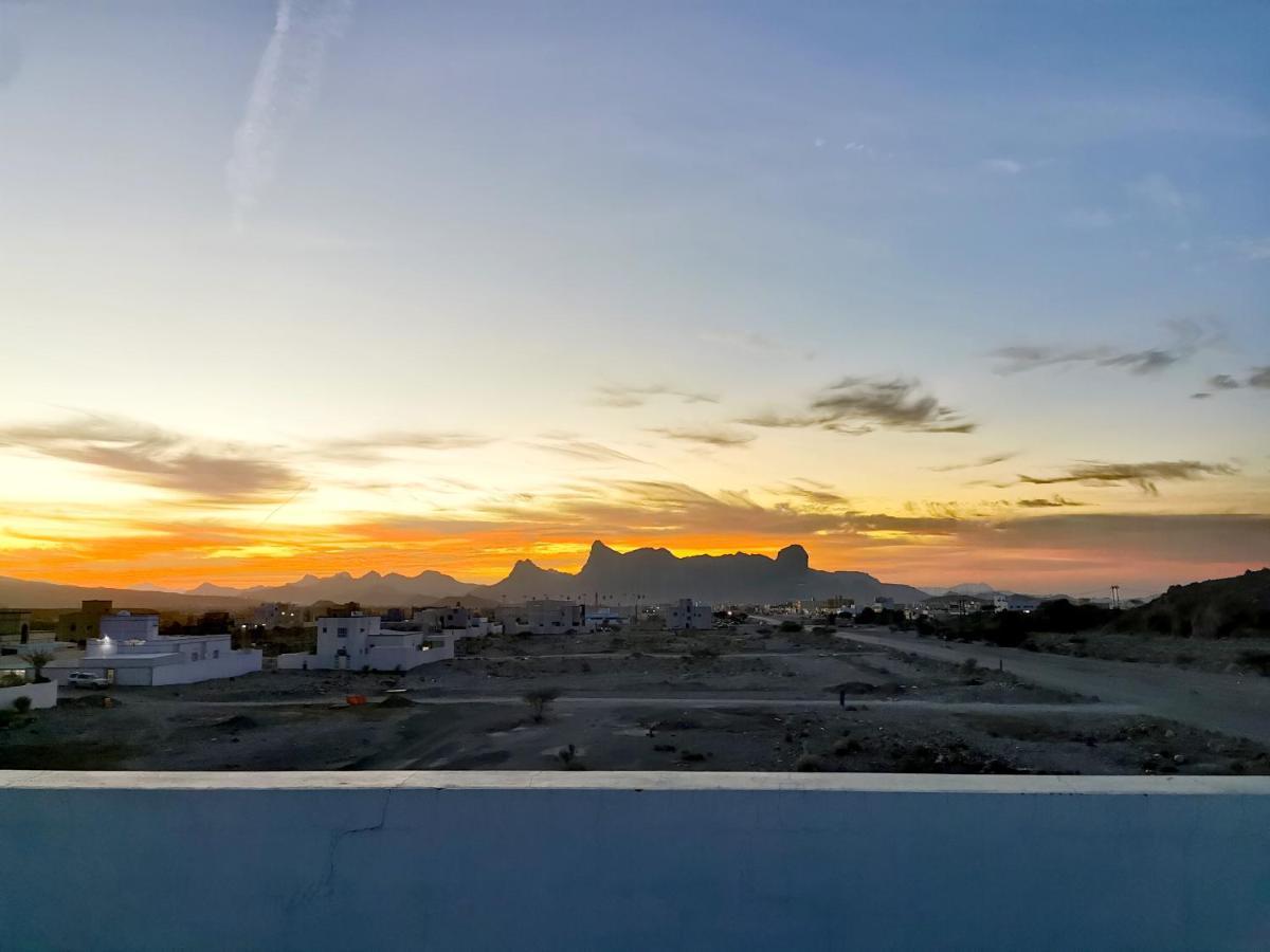 228Hostel Al Ḩamrāʼ Exteriör bild