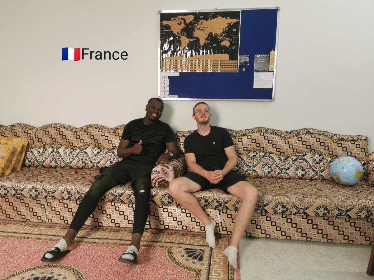 228Hostel Al Ḩamrāʼ Exteriör bild